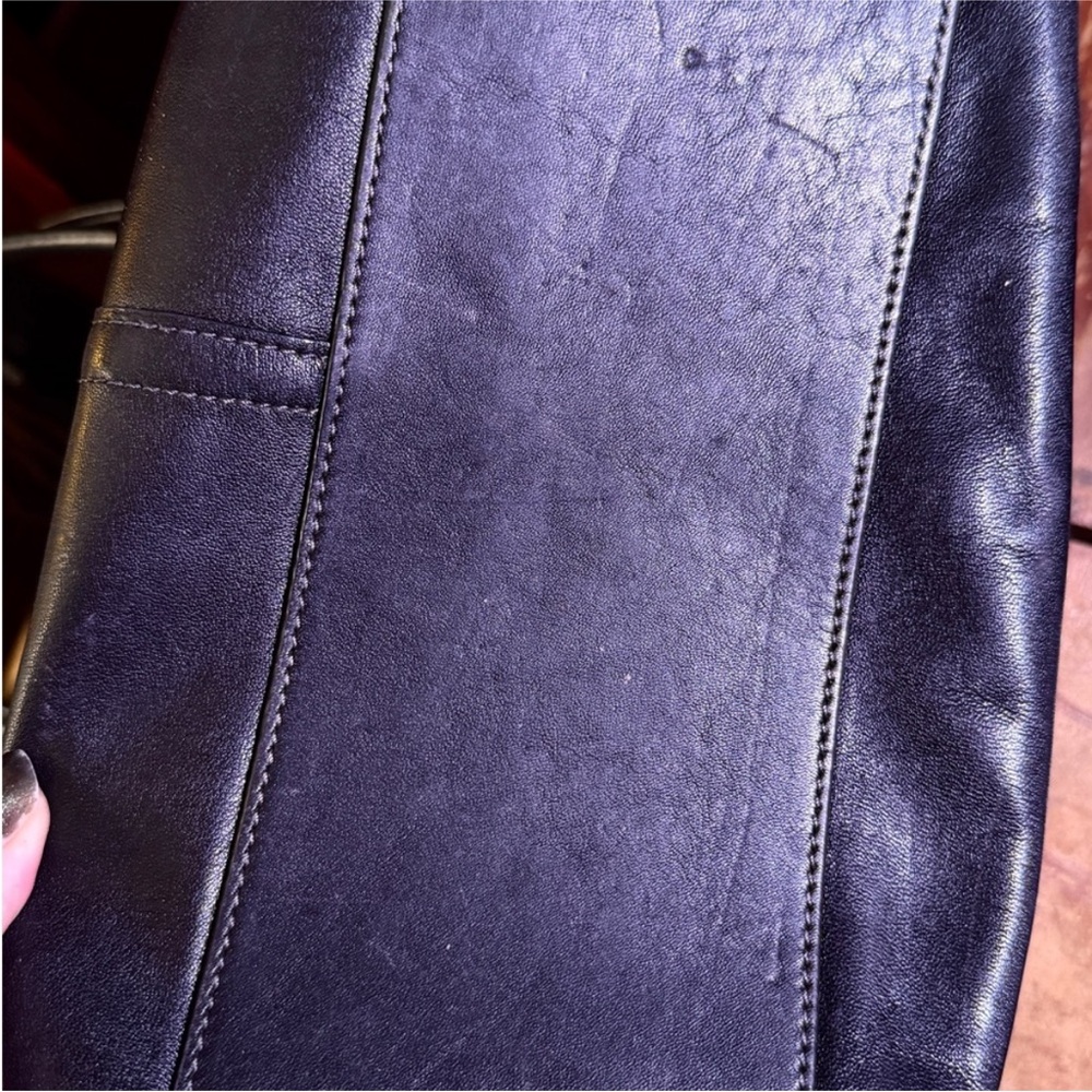 Coach Bleecker Legacy Stripe
F14383 black leather vintage tote w/double handles. - Picture 5 of 16